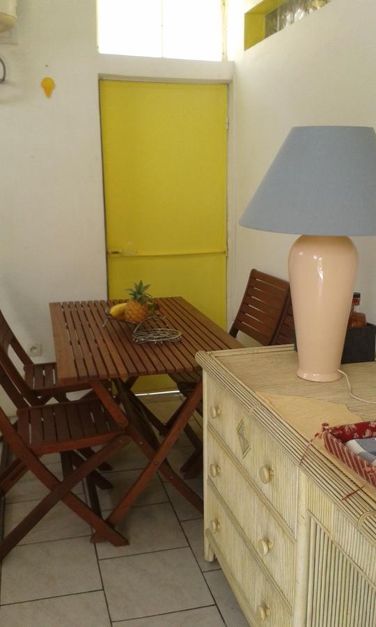 Appartement Villegiature Port-Louis Exteriör bild
